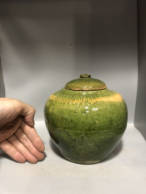 古玩陶瓷明代綠釉印紋罐拍賣，當前價格2999元