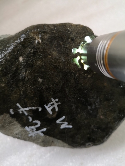 古玩玉器翡翠原石拍賣，當前價格750元