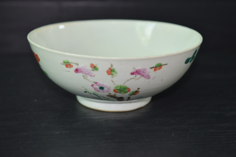 古玩陶瓷清晚期四季海棠粉彩碗拍賣，當(dāng)前價(jià)格888元