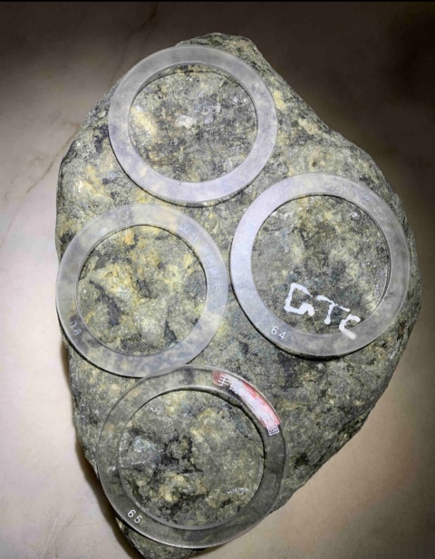 古玩玉器翡翠原石拍賣,當前價格1200元