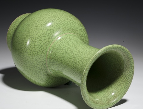 古玩陶瓷民國仿哥蘋果綠瓶拍賣，當前價格5000元