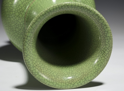 古玩陶瓷民國仿哥蘋果綠瓶拍賣，當前價格5000元