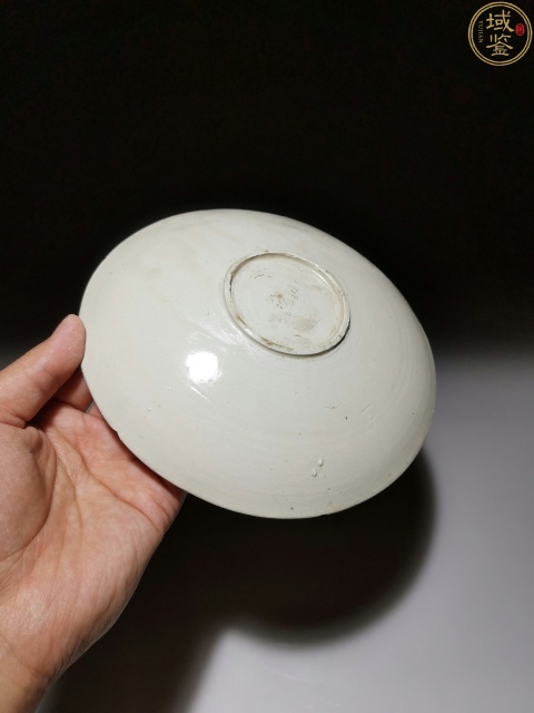 古玩陶瓷宋.定窯刻劃雙魚出筋花口盤拍賣,當前價格80000元