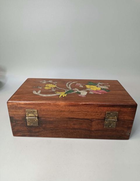 古玩雜項(xiàng)創(chuàng)匯黃花梨木雕嵌螺鈿木盒拍賣(mài)，當(dāng)前價(jià)格1999元
