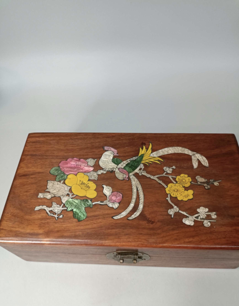 古玩雜項(xiàng)創(chuàng)匯黃花梨木雕嵌螺鈿木盒拍賣(mài)，當(dāng)前價(jià)格1999元