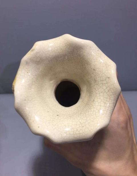 古玩陶瓷民國花口瓶拍賣,當前價格2888元