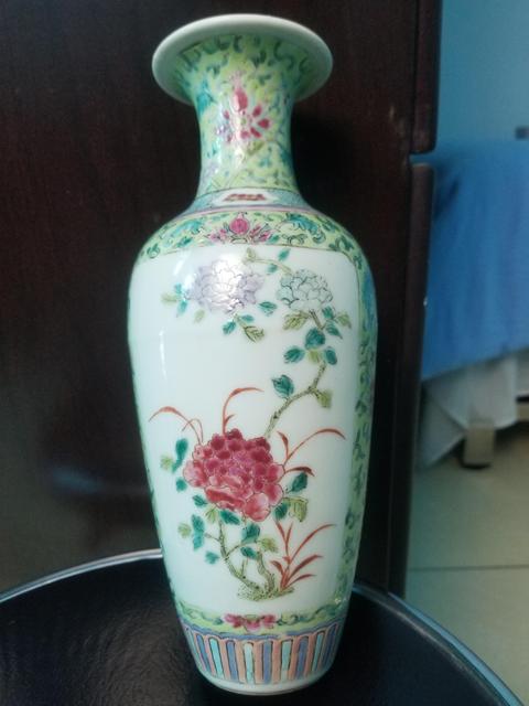 古玩陶瓷晚清花卉紋粉彩撇口瓶拍賣，當前價格3999元