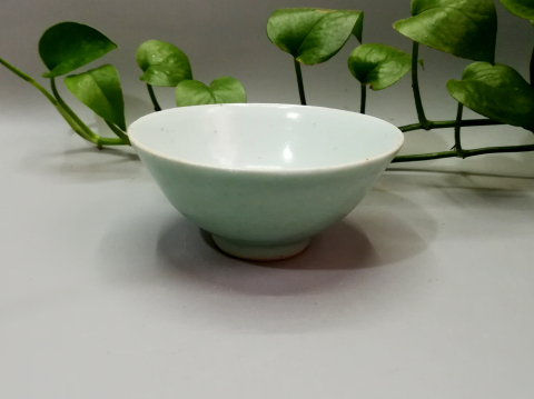 古玩陶瓷全品清中期豆青小茶碗拍賣，當前價格666元
