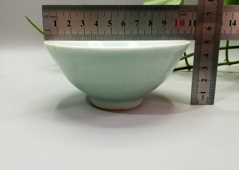 古玩陶瓷全品清中期豆青小茶碗拍賣，當前價格666元