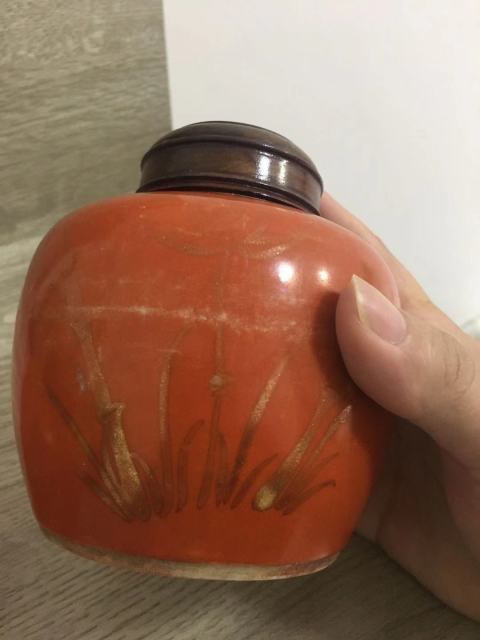 古玩陶瓷紅釉描金花卉紋蓋罐,只剩一個拍賣,當前價格1000元