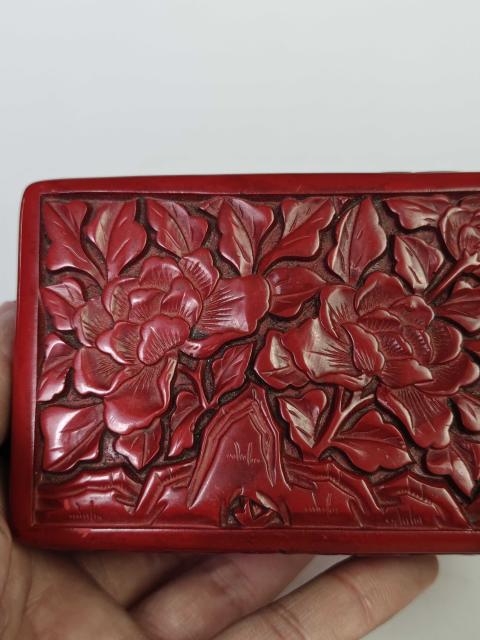 古玩陶瓷民國漆器剔紅花卉蓋盒拍賣，當前價格3999元