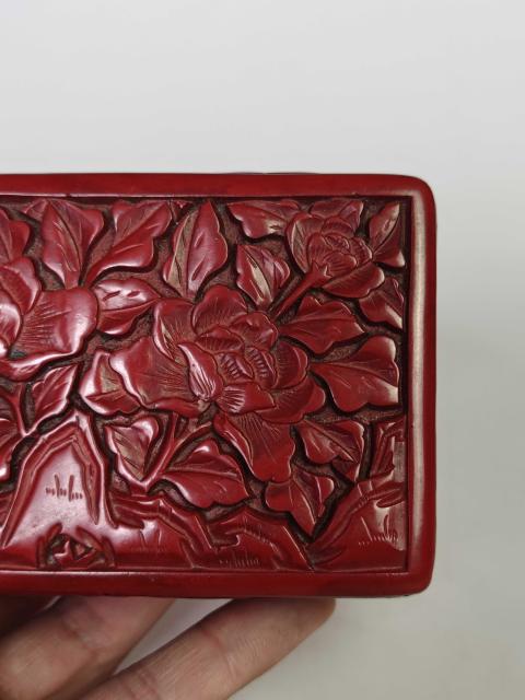 古玩陶瓷民國漆器剔紅花卉蓋盒拍賣，當前價格3999元