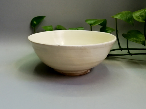 古玩陶瓷精美少見元代奶白釉碗拍賣，當前價格999元