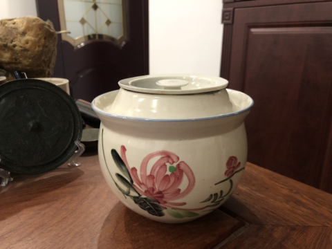 古玩陶瓷花卉紋彩繪蓋罐（超精品）拍賣，當前價格399元
