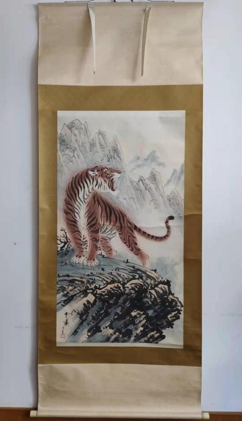 古玩字畫民國(guó)時(shí)期虎嘯圖立軸拍賣，當(dāng)前價(jià)格588元