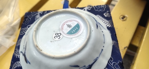 古玩陶瓷跳刀痕康熙青花二喬圖花口盤拍賣,當前價格7800元