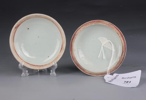 古玩陶瓷【*3465】清康熙  雪花藍地開光青花釉里紅杏林春燕紋印泥盒拍賣，當前價格13980元