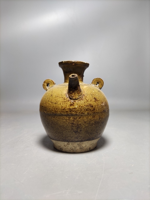 古玩陶瓷明代黃釉三系壺拍賣,當(dāng)前價(jià)格977元