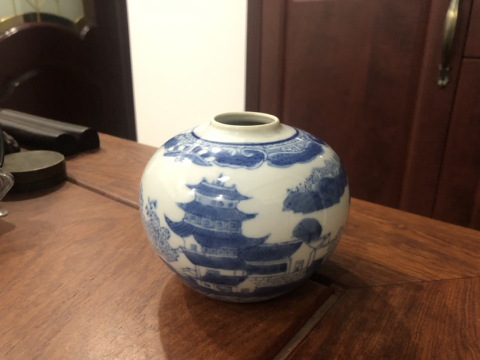古玩陶瓷樓臺亭閣山水紋青花罐拍賣,當前價格199元