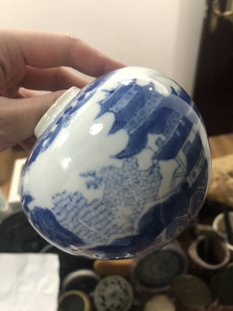 古玩陶瓷樓臺亭閣山水紋青花罐拍賣,當前價格199元