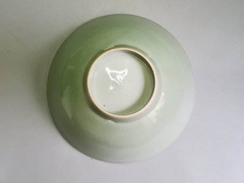 古玩陶瓷精美清爽的清中豆青大碗拍賣，當(dāng)前價格666元