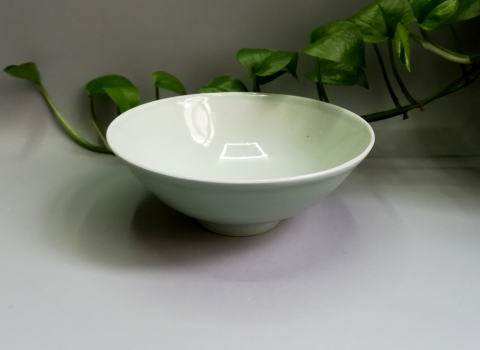 古玩陶瓷精美清爽的清中豆青大碗拍賣，當(dāng)前價格666元