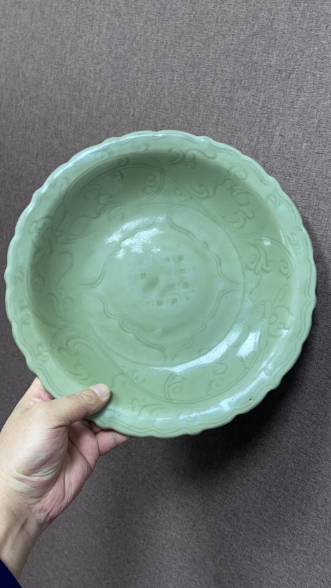 古玩陶瓷龍泉窯刻繪花卉模印錢文錦地蓮花口盤拍賣,當前價格28000元