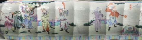 古玩陶瓷【*3942】清晚期 粉彩三國人物故事紋八楞罐拍賣,當前價格4200元