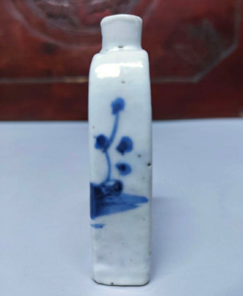 古玩陶瓷人物紋青花鼻煙壺拍賣,當前價格1898元