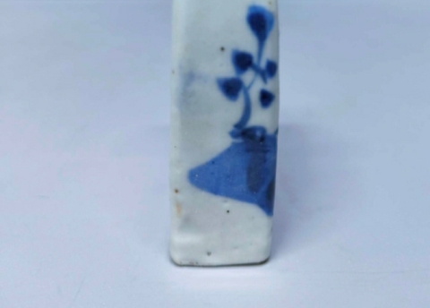 古玩陶瓷人物紋青花鼻煙壺拍賣,當前價格1898元