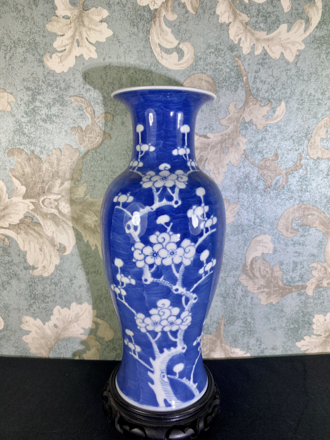 古玩陶瓷晚清民國青花留白冰梅紋觀音瓶拍賣,當前價格2999元
