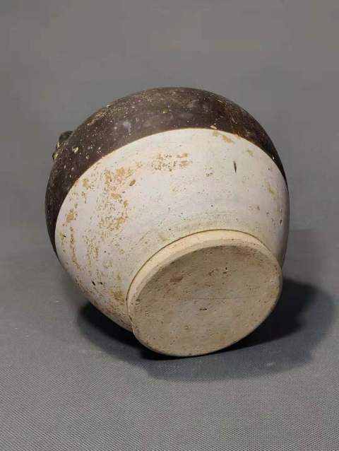 古玩陶瓷唐代鞏縣窯黑釉雙系罐（館藏精品）拍賣，當前價格12000元