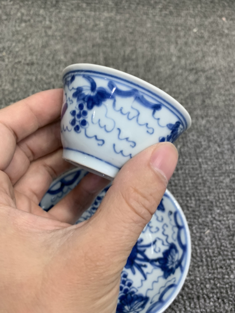 古玩陶瓷松鼠葡萄紋青花杯盤拍賣,當前價格5000元
