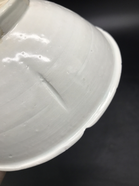 古玩陶瓷五代南唐宣州官窯白瓷海棠花口大碗拍賣,當(dāng)前價(jià)格1999元