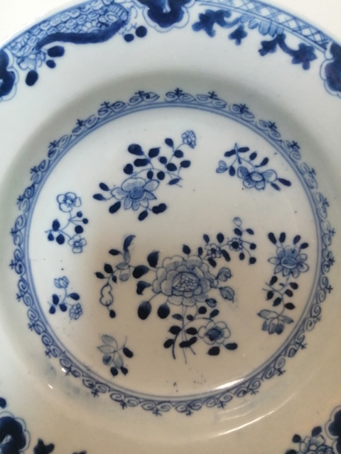 古玩陶瓷清代折枝花卉紋青花盤拍賣,當前價格1999元