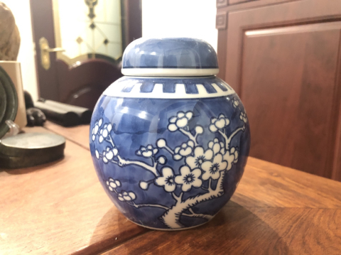 古玩陶瓷青花留白梅紋蓋罐拍賣，當前價格600元