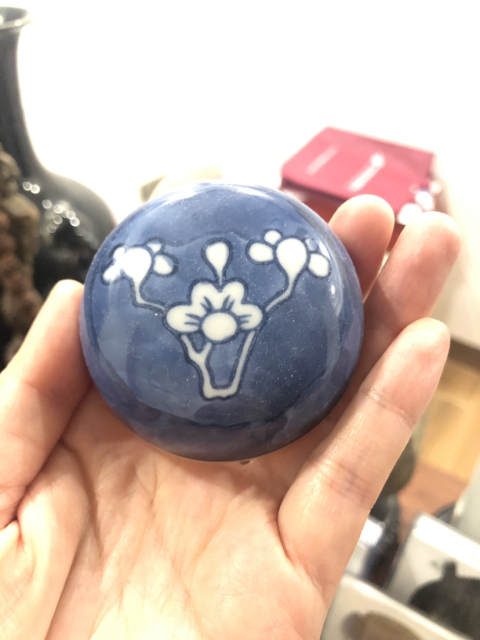 古玩陶瓷青花留白梅紋蓋罐拍賣，當前價格600元