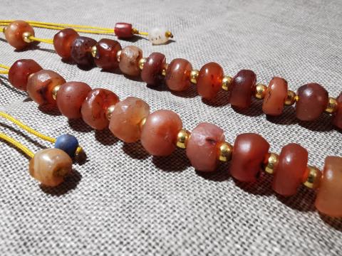 古玩玉器特價，千年瑪瑙一條拍賣，當前價格399元