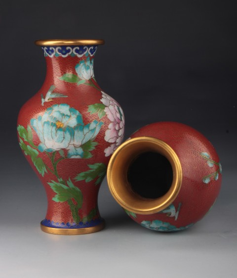 古玩陶瓷【*2825-26】創(chuàng)匯期 銅胎掐絲琺瑯花卉紋瓶一對(duì)拍賣,當(dāng)前價(jià)格1980元