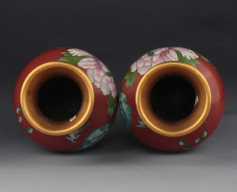 古玩陶瓷【*2825-26】創(chuàng)匯期 銅胎掐絲琺瑯花卉紋瓶一對(duì)拍賣,當(dāng)前價(jià)格1980元