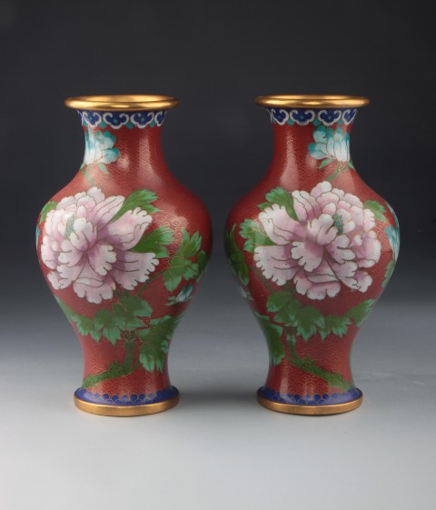 古玩陶瓷【*2825-26】創(chuàng)匯期 銅胎掐絲琺瑯花卉紋瓶一對(duì)拍賣,當(dāng)前價(jià)格1980元