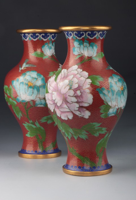 古玩陶瓷【*2825-26】創(chuàng)匯期 銅胎掐絲琺瑯花卉紋瓶一對(duì)拍賣,當(dāng)前價(jià)格1980元