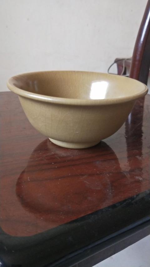 古玩陶瓷精品.元代米黃釉龍泉碗拍賣，當前價格2999元