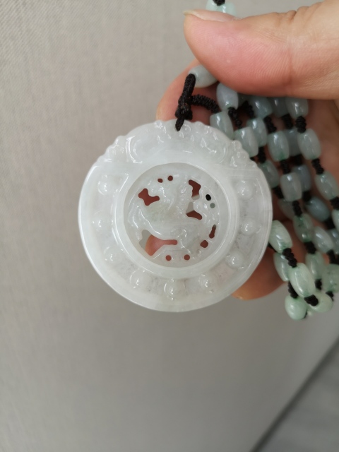 古玩玉器翡翠馬牌轉(zhuǎn)心佩拍賣，當前價格750元