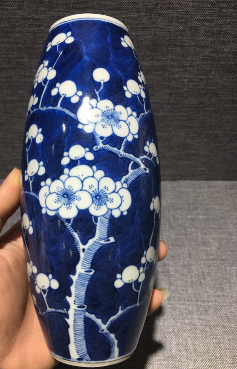 古玩陶瓷康熙年制四字雙行款青花留白梅紋橄欖瓶拍賣，當前價格7600元