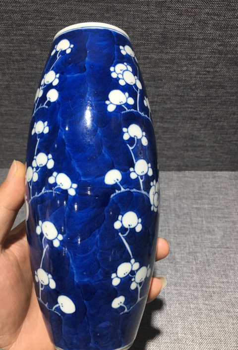 古玩陶瓷康熙年制四字雙行款青花留白梅紋橄欖瓶拍賣，當前價格7600元