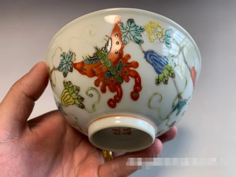 古玩陶瓷民國瓜瓞連綿蝶戀花粉彩碗拍賣,當前價格1999元