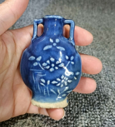 古玩陶瓷霽藍釉模印花卉紋鼻煙壺拍賣，當(dāng)前價格1898元