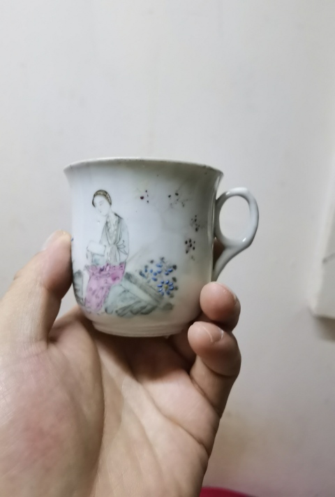 古玩陶瓷3名家仕女紋粉彩執杯拍賣，當前價格1元