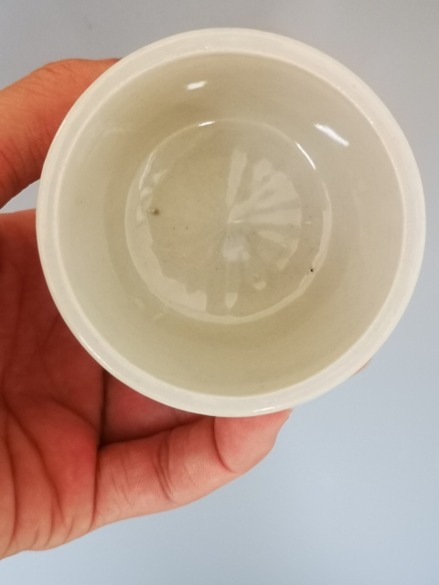 古玩陶瓷清代.白釉唇口杯（喝茶飲酒利器）拍賣，當前價格980元